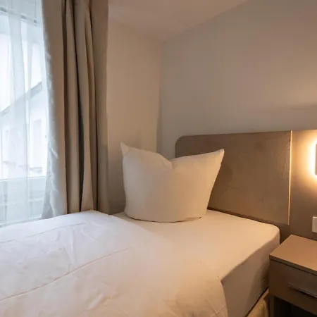 Johannis Berg Hotel *
